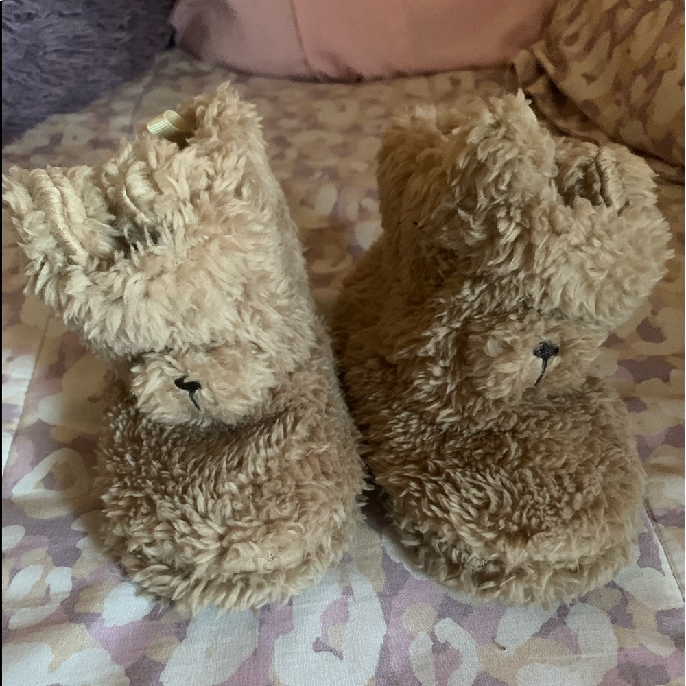 Toddler Brannan bear slippers GAP size 5-6 and 7-8 toddler